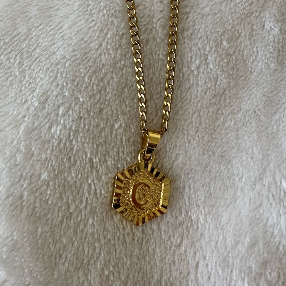 c initial gold necklace 🤍